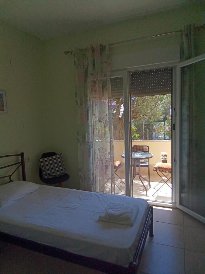 Appartamento Irina Haus Gerakini Esterno foto