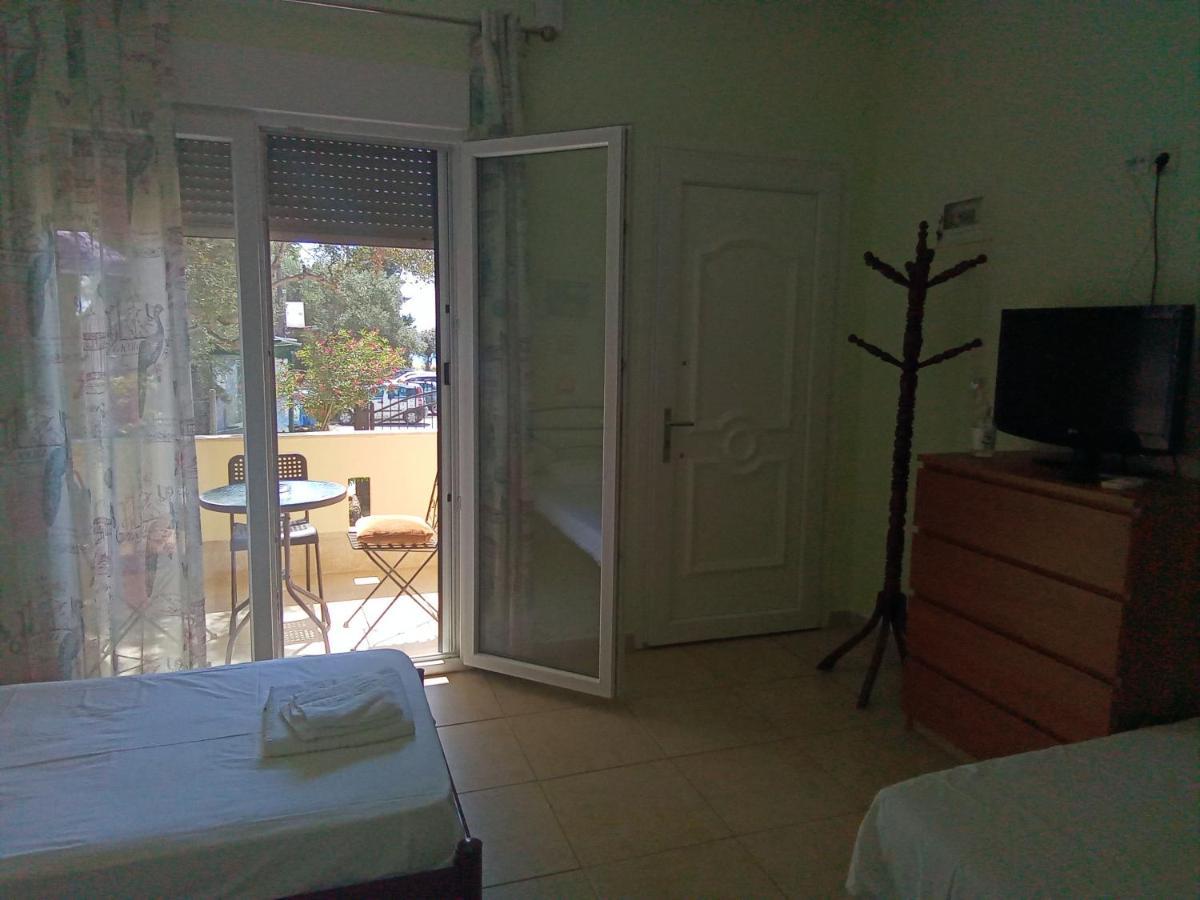 Appartamento Irina Haus Gerakini Esterno foto