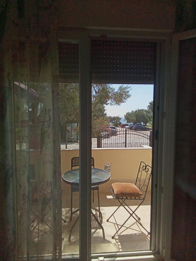 Appartamento Irina Haus Gerakini Esterno foto